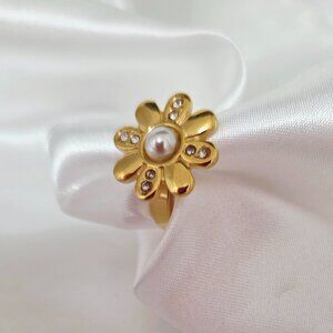 316-L Stainless Steel Gold Plated Pearl and Rhinestone Rings for Women's